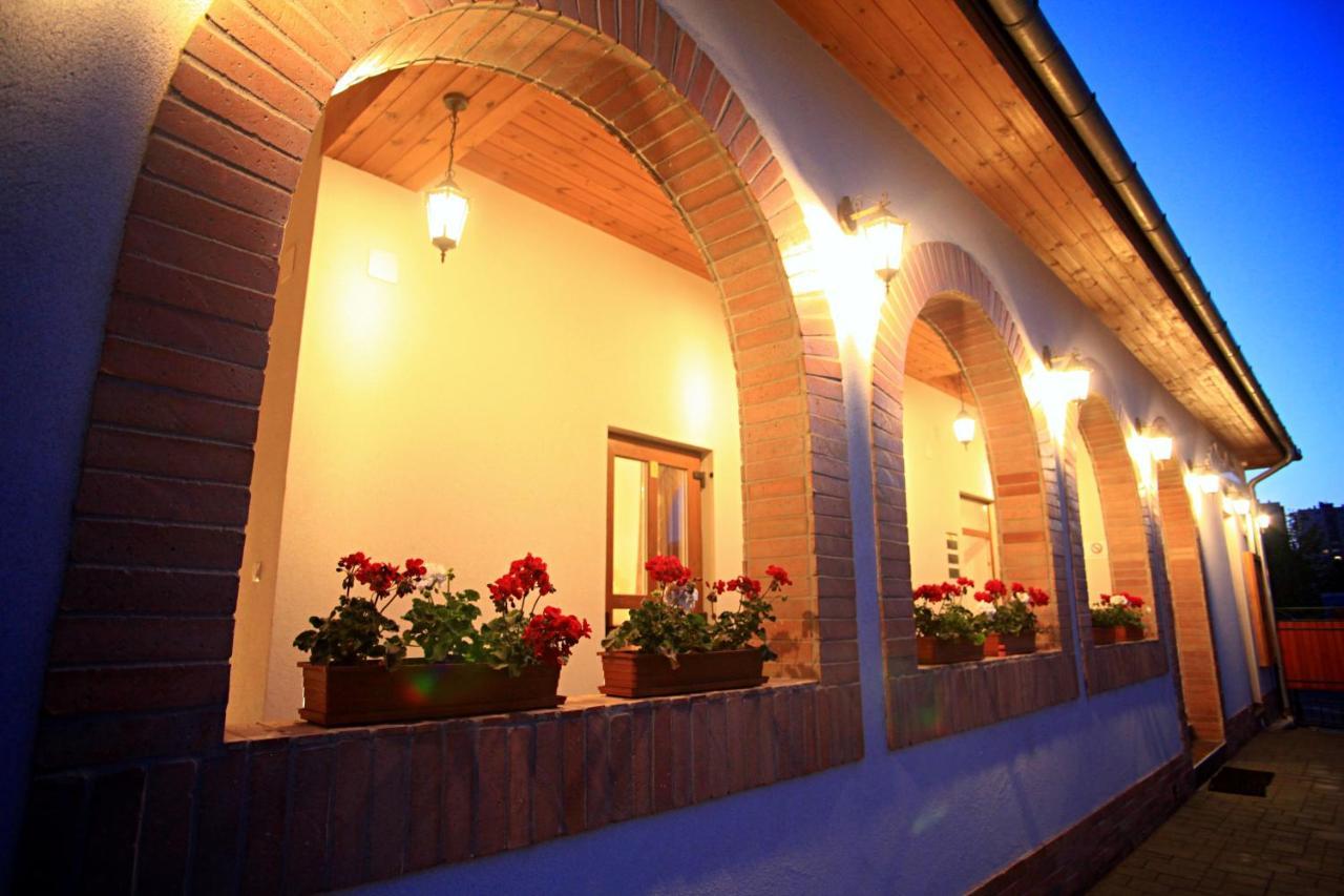 Pizza Tabor Apartman Мисколк Екстериор снимка