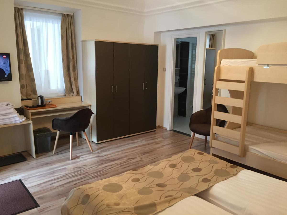 Pizza Tabor Apartman Мисколк Екстериор снимка