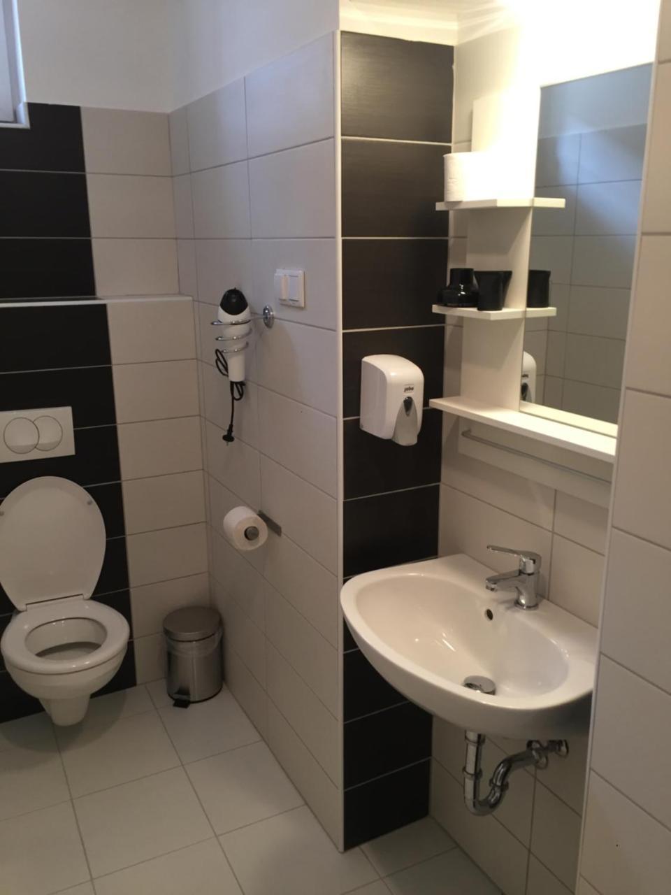 Pizza Tabor Apartman Мисколк Екстериор снимка